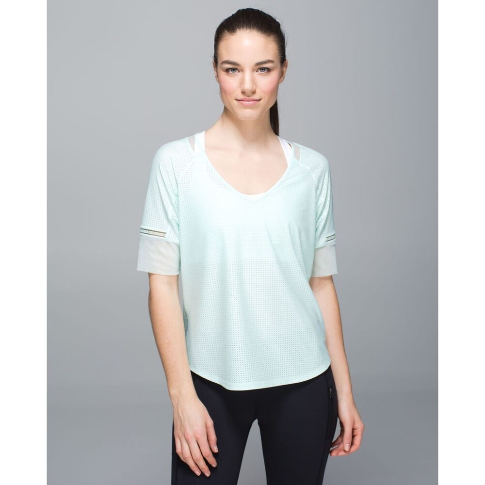 Lululemon Var-City 1/2 Sleeve Top Womens 10 Sea Mist Green Mesh Running Shirt